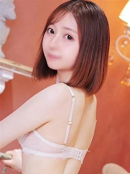 なな【篠田麻〇子似Ｓ気美女】 - 写真1枚目