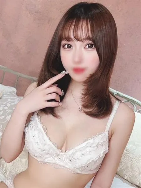 えり【完未で甘美な女子大生】 - 写真1枚目