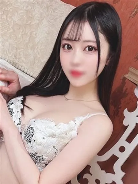 おと【美しすぎるその美貌】 - 写真1枚目